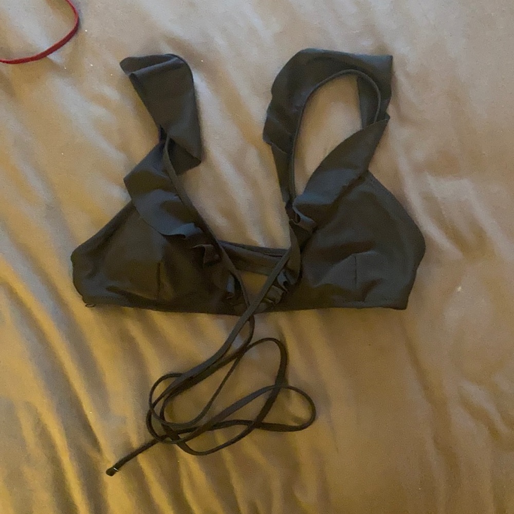 NWT Black ruffle bikini top from Aerie